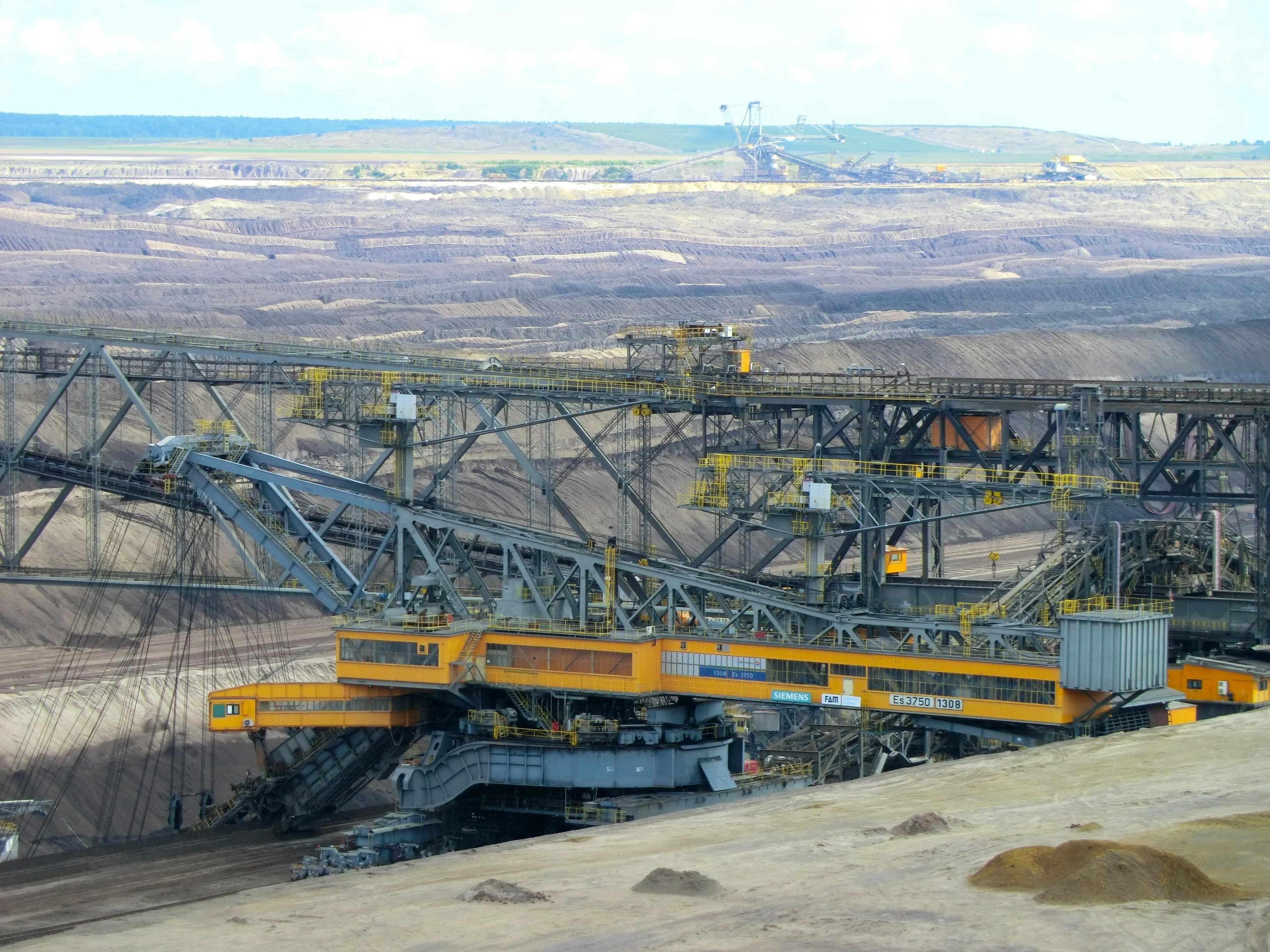 Conveyor systems: Frames, rollers, belts & fasteners